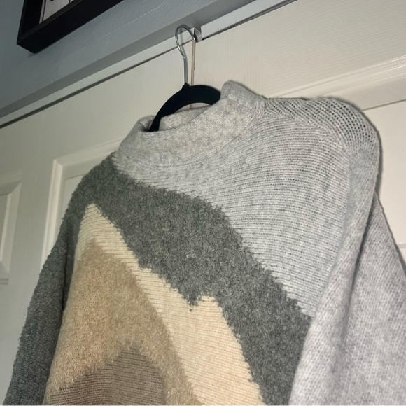 Abercrombie & Fitch Neutral Grey Tan Brown Cream Sweater Cropped Oversized XXS - Picture 1 of 8